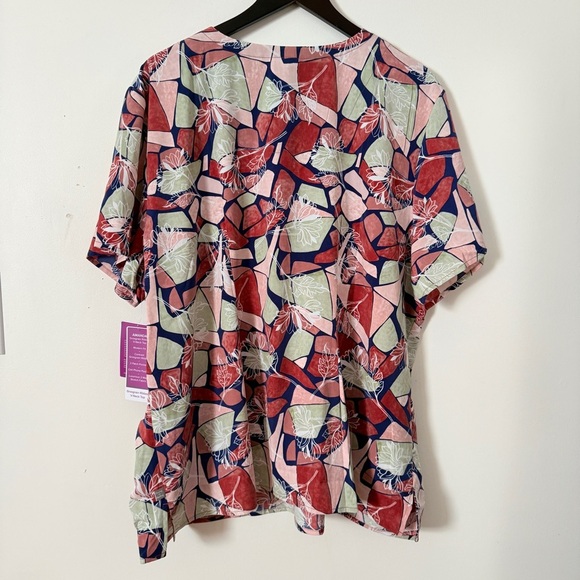 Healing Hands Purple Label - Women's Amanda FreeFlow Print Top - Picture 4 of 7